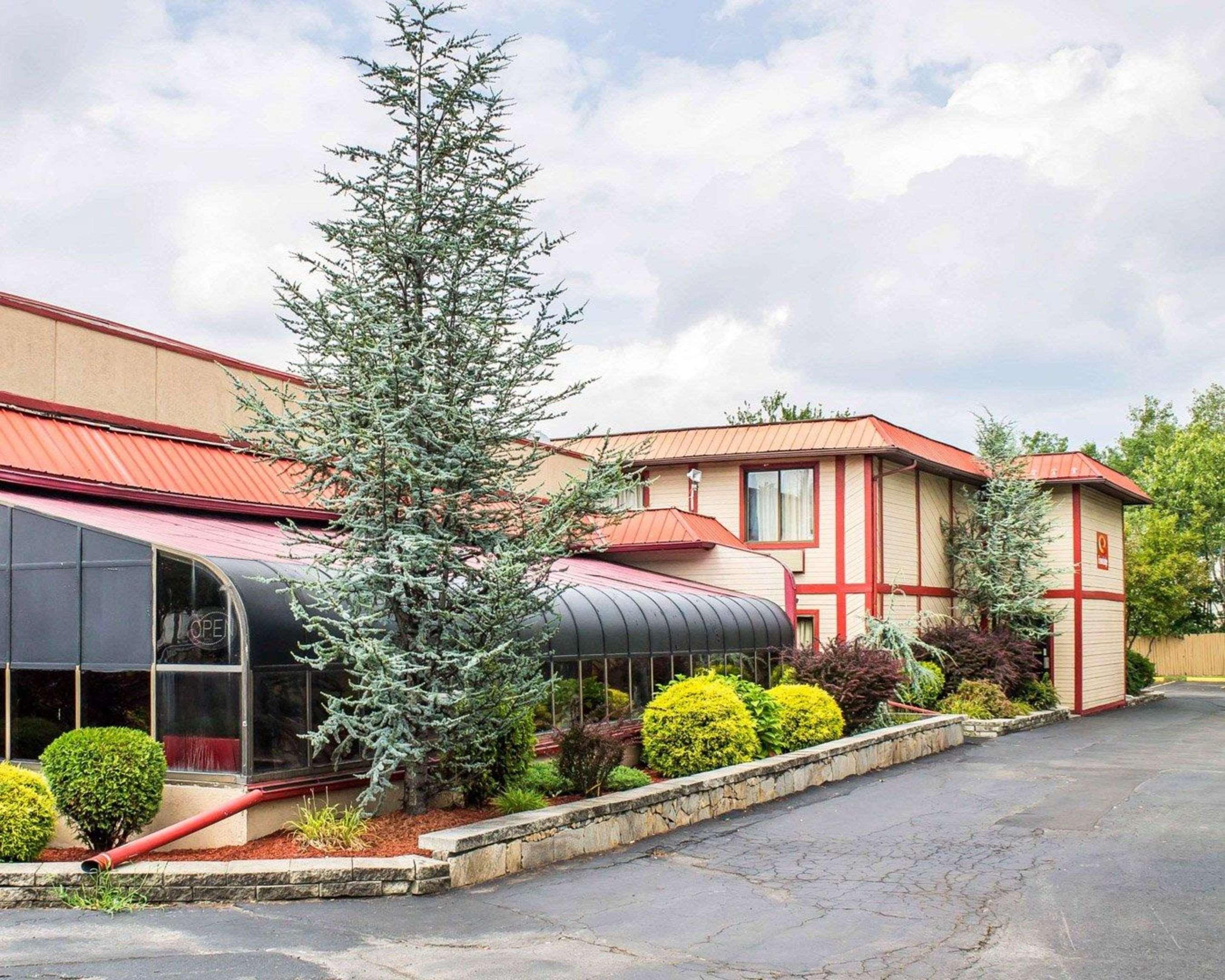 Econo Lodge Scranton Near Montage Mountain Exterior photo